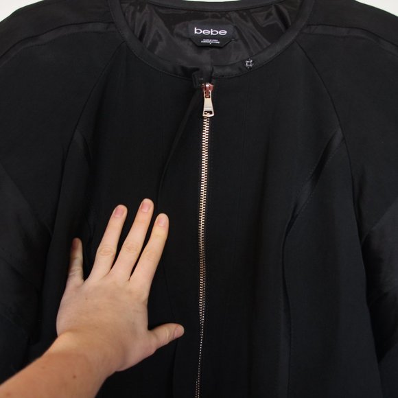 ✨NWOT✨ bebe ruffle zip cropped jacket - Picture 10 of 12